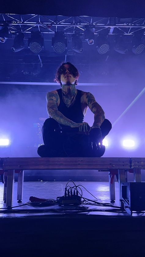 Bad Omens Concert, Bad Omens Wallpaper, Band Tumblr, Tatto Boys, Crush Movie, Emo Boyfriend, Noah Sebastian, Bad Omens, Tyler Durden