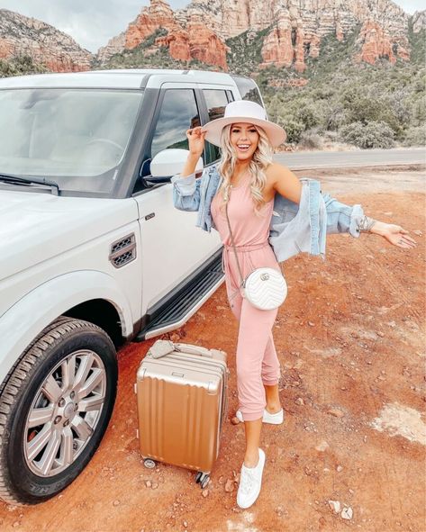 Summer Travel Outfit Women, Sedona Fashion, Arizona Hiking Outfit, Arizona Travel Outfits, Grand Canyon Outfit, Road Trip Outfit Summer, Trip Outfit Summer, Arizona Can, Sedona Travel