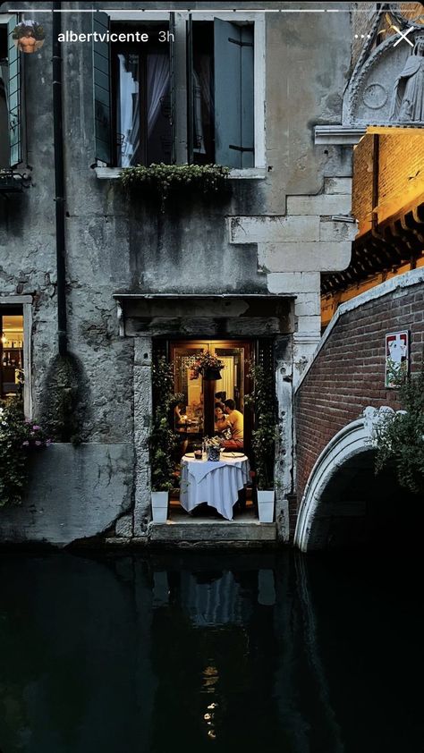 Venecia Aesthetic, Venice History, Venice Quotes, Venice Aesthetic, Creepy History, Venice Photography, Beneath The Sea, Italian Vacation, Italy Aesthetic