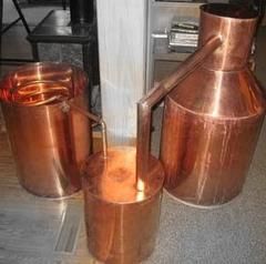 The best characteristic of a copper still is that a copper still will reduce the number of sulfides during the distillation process. Moonshine Still Kits, Moonshine Still Plans, Copper Moonshine Still, Home Distilling, Distilling Alcohol, How To Make Moonshine, Whiskey Still, Beer Brewing Equipment, Moonshine Still