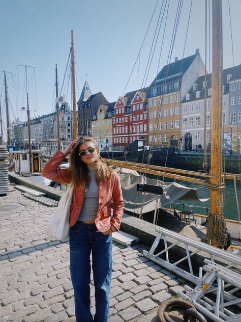 #copenhagen #denmark #nyhavn Nyhavn Photo Ideas, Sweden Photo Ideas, Coppengaghen Style, Copenhagen Denmark Style, Copen Hagen Style Aesthetic, Copenhagen In March, Stockholm Picture Ideas, Copenhagen Instagram Pictures, Living In Copenhagen