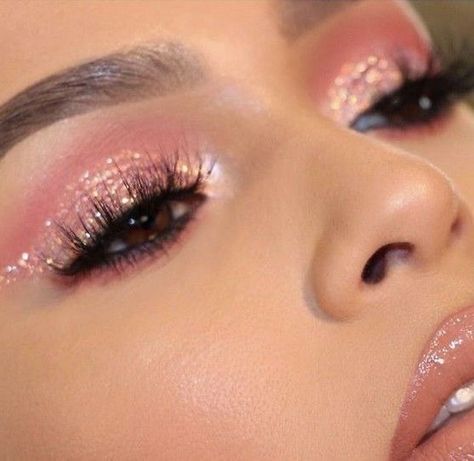 Pink Glitter Eye Makeup, Sweet 16 Makeup, Quinceanera Makeup, Pink Quince, Gold Eye Makeup, Prom Eye Makeup, Pink Eye Makeup, Rose Gold Makeup, Prom Makeup Looks