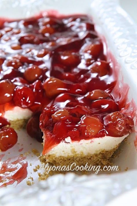 Pretzel Cheesecake, Cherry Cream Cheese Pie, Cream Cheese Pie Recipes, Cherry Cream Cheese, Cherry Cheesecake Recipe, Pretzel Desserts, No Bake Cherry Cheesecake, Cherry Delight, Summer Pie