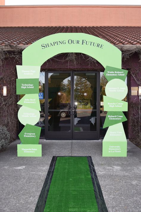 Entrance way. The theme is "Shaping our Future". This fundraiser is for the schools in the district and each school is named in a shape. School Entrance Decoration Ideas, Campus Decoration Ideas, Classroom Entrance Decoration, School Entrance Decor Ideas, Event Entry, School Exhibition, Engagement Themes, University Events, College Event