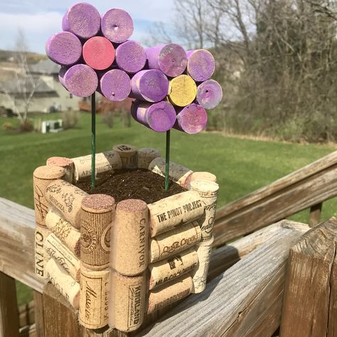 Flowers + pot made completely from up-cycled wine corks. Used two pieces of cardboard to stabilize the stems (wooden dowels) + glued dirt to top layer. Fairy Garden Ideas Wine Corks, Wine Cork Preschool Crafts, Wine Cork Spring Crafts, Wine Cork Succulent Magnets, Wine Cork Planter Pots & Planters, Cork Crafts Christmas, Wine Bottle Project, Wine Cork Diy, Fun Indoor Activities