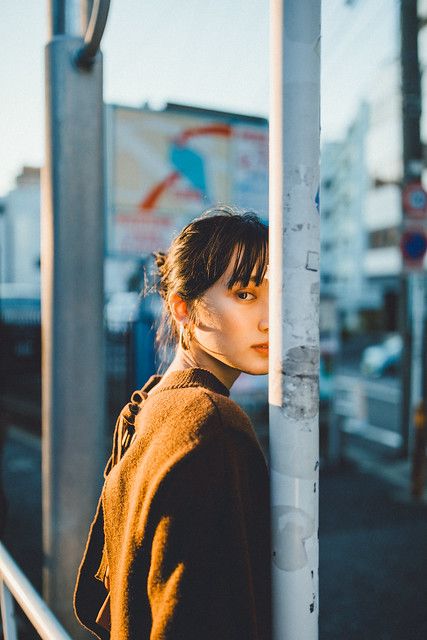 Urban Photography Portrait, Street Photography Portrait, Street Photography People, Photographie Portrait Inspiration, Birthday Shoot, Street Portrait, Creative Portrait Photography, Outdoor Portraits, Fashion Photography Poses