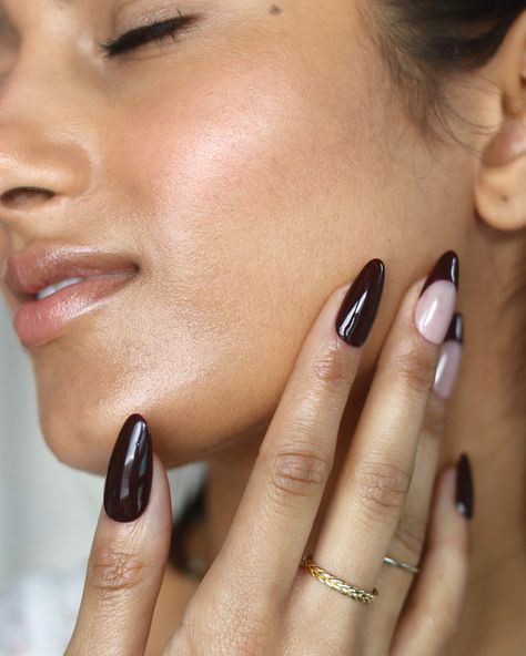 𝗡𝗘𝗪 Cinnamon Brown French 🖤 a deep brown with a warm red-ish undertone. It’s the new it girl of the deep shades. 𝗔𝘃𝗮𝗶𝗹𝗮𝗯𝗹𝗲 𝗻���𝗼𝘄 shop the link in bio 🫶🏼 #hotgloss #hotglossbeauty #hotglossnails #brownnails #trendingnails #trendingstyle #pressonnails #beautyjunkie #nailartist #glossy #glossier #frenchnails #neutralstyle #minimalstyle Deep Brown Nails, Brown French Tip Nails, Brown French Tip, Brown French, Cinnamon Brown, Tip Nails, Warm Red, Brown Nails, Deep Brown