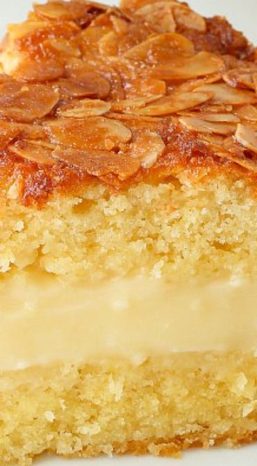 Bienenstich (Bee Sting Cake) - gluten-free, whole grain, dairy-free options 2023 Cakes, German Bee Sting Cake, German Sweets, Bienenstich Recipe, German Pastries, Easy German Recipes, Bee Sting Cake, Indulgent Recipes, German Dishes