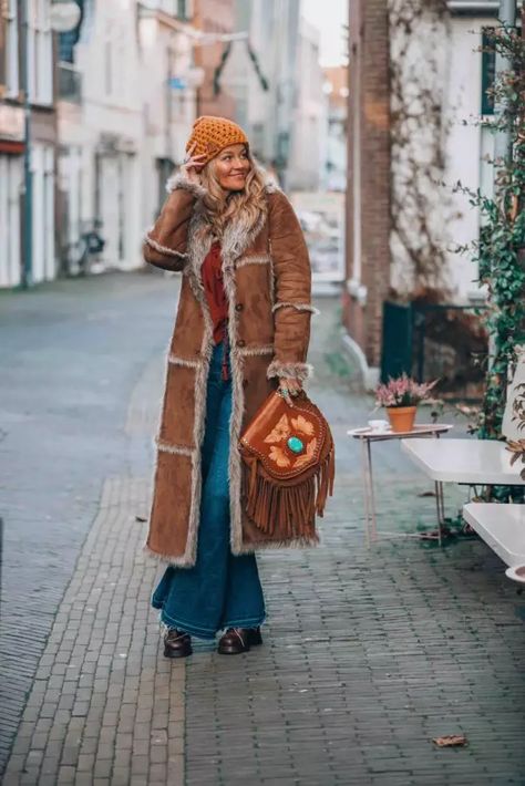 My favorite bohemian winter styles I have been wearing this winter! Bohemian Style Winter, Casual Boho Outfits, Look Hippie Chic, Boho Winter Outfits, Bohemian Winter, Looks Adidas, 00s Mode, Stile Blair Waldorf, Adrette Outfits