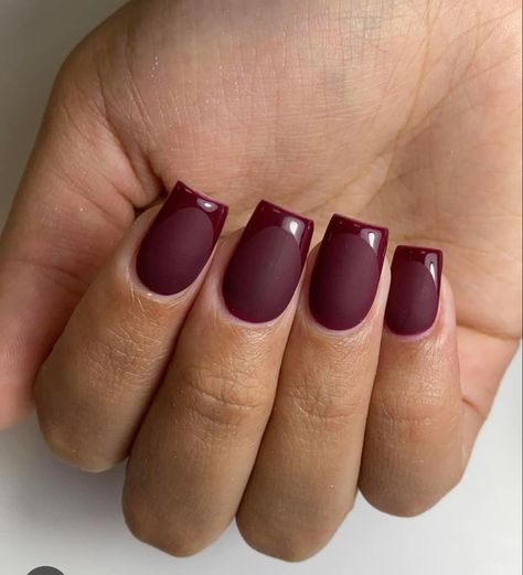 Square nails Matte Maroon Nails Burgundy, Maroon Nails Burgundy, Burgundy Matte Nails, Matte Maroon Nails, Winter Wedding Nails, Nails Burgundy, Burgundy Nail Designs, Bridesmaids Nails, Tips Nails