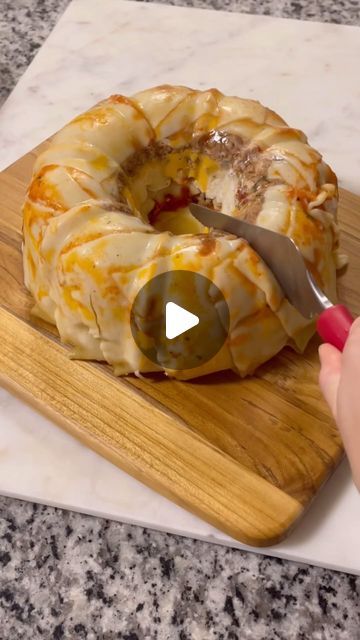 METHODICAL MUSES ™ on Instagram: "Ever seen a basagna before? 🥫
Comment “dinner” for a link to our fav cooking & kitchen accessories 
#fridayfridge #bundtpan #recipeideas" Bundt Pan Recipes, Lasagne Recipes, Pan Recipe, Italian Pasta Dishes, Cooking For A Crowd, Bundt Pan, Cooking Kitchen, Main Dish Recipes, Creative Food