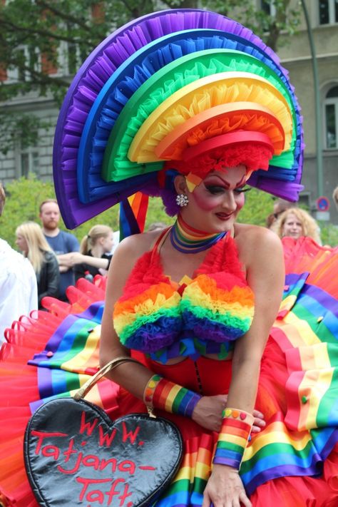 Berlin’s Biggest Gay Weekend – CSD Pride 2015 Pride Costume Ideas, Pride Costume, Seattle Pride, Pride Weekend, Rainbow Accessories, Celebrating Diversity, Expression Of Love, Gay Pride Parade, Love In The Air