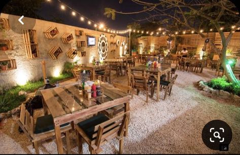 Ideas Para Restaurantes Decoracion, Backyard Restaurant, Outdoor Restaurant Patio, Rooftop Restaurant Design, Restaurant Layout, Outdoor Restaurant Design, Bar Exterior, Restaurant Patio, Cafe Shop Design