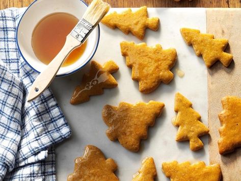 Gingerbread Cutouts, Cookies Orange, Orange Honey, Cutout Cookies, Ginger Bread Cookies Recipe, Best Christmas Cookies, Honey Glaze, Cut Out Cookies, Cookies Recipes Christmas