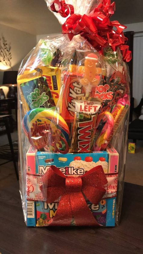 Large Candy Bouquet Birthday Gifts Gift Basket Edible | Etsy Candy Bouquet Birthday, Edible Gift Baskets, Birthday Candy Bouquet, Candy Gifts Diy, Creative Easter Baskets, Candy Arrangements, Homemade Gift Baskets, Candy Gift Baskets, Bouquet Birthday