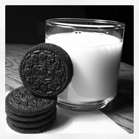 Oreaos and milk Oreo And Milk, Oreos And Milk, Oreo Milk, Oreo Dessert, Free Snacks, My Office, Oreo Cookies, Office Building, I Don't Know