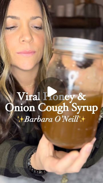 Onion And Honey Remedy, Wet Cough Remedies, Onion Cough Syrup Recipe, Onion And Honey For Sore Throat, Cough Remedies For Adults, Onion And Honey For Cough, Onion Honey Cough Syrup Recipe, Homeremides For Cough, Honey For Cough