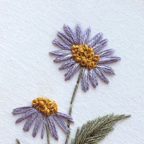 Aster Embroidery Pattern, Embroidery Birth Flowers, Aster Flower Embroidery, Aster Embroidery, Embroidered Marigold, Birth Flower Embroidery, September Birth Flower, Aster Flower, Embroidery Gifts