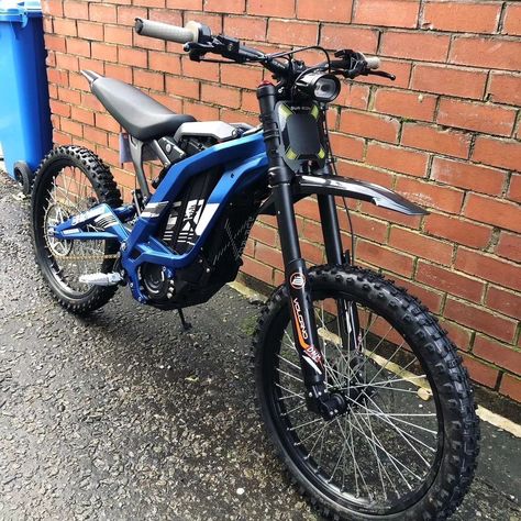 Dirtbike Wheelie, Sur Ron, Electric Bicycle, Bike Shop, Bike Life, Dirt Bike, Electric Bike, Perfect Body, Bicycle