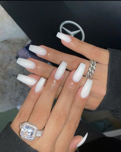 Nails Inspiration Ballerina, Long White Nails, Ballerina Nails Designs, Thermal Nails, White Coffin Nails, White Acrylic Nails, Simple Acrylic Nails, Ballerina Nails, Acrylic Nails Coffin Short