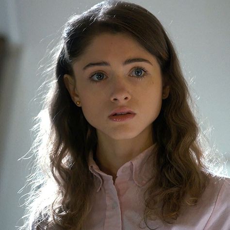 Nancy Wheeler Icons S1, Nancy Wheeler S1, Marauders Fancasts, Nancy Wheeler Stranger Things, Stranger Things Season 1, Female Gaze, Natalia Dyer, St Cast, Nancy Wheeler