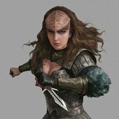 Klingon Female. Klingon Women, Warrior Cosplay, Klingon Empire, Star Trek Rpg, Star Trek Klingon, Star Trek Women, Star Trek Crew, Star Trek Wallpaper, Star Trek Uniforms