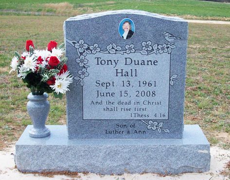 Head Stones Cemetery Ideas, Head Stone Ideas, Monument Ideas, Headstone Inscriptions, Headstone Ideas, Tomb Stone, Head Stone, Felt Flowers Patterns, Stone Ideas