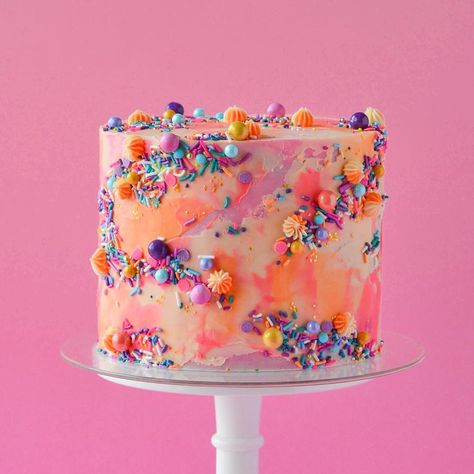 Pasta Cake Design, Pink Sprinkles Cake, Sprinkles Wedding Cake, Rainbow Confetti Cake, Sprinkle Decorated Cake, Rainbow Watercolor Cake, Summer Cake Designs, Fun Birthday Cakes, Colourful Wedding Cake