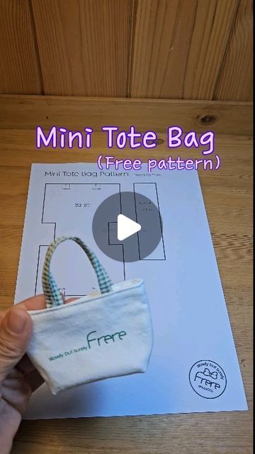 Mini Bags Diy, Mini Tote Bag Pattern, Mini Bag Diy, Diy Mini Bag, Mini Bag Pattern, Cute Mini Bags, Canvas Bag Diy, Tote Bag Pattern Free, Diy Wallet