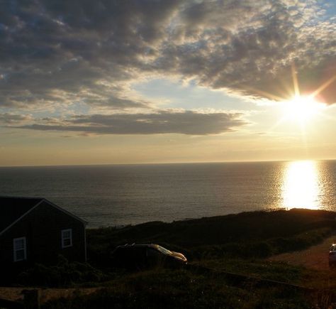 Vacation Rental Cottages Cape Cod | Wellfleetbythesea | United States Cape Cod Cottage, Oceanfront Cottage, Beach House Rental, 50 States, Cape Cod, House Rental, Photo Credit, Travel Inspiration, Beach House