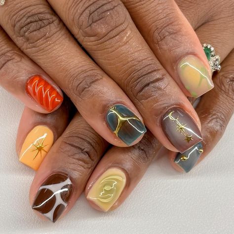 Freestyle set 🤭😍😍 Acrylic overlay: $67 Intricate designs x10: $50 Total: $117 Acrylic Overlay Fall Nails, Overlay Square Nails, Overlay Fall Nails, Overlays Nails Designs, Short Acrylic Overlay, Acrylic Overlay Designs, Overlay Design Nails, Gel Designs On Natural Nails, Short Acrylic Overlay Nails