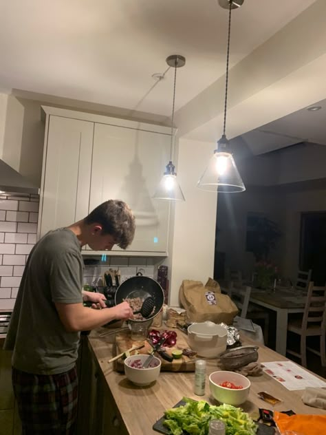 Man In The Kitchen Aesthetic, Man Kitchen Aesthetic, Cooking Boy, Couple Eating Together, Boys Cooking Aesthetic, Someone Cooking, Boy Cooking Aesthetic, House Husband Aesthetic, Men Cooking Aesthetic