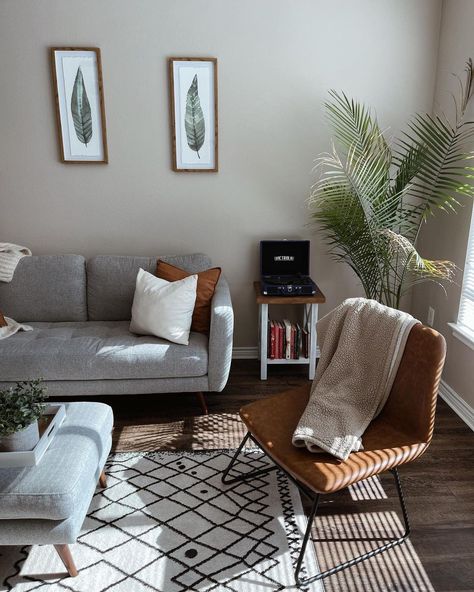 Grey Sofa Aesthetic, Ginger Sofa, Dark Couch Living Room, Dark Couch, 70s Living Room, London Living Room, Grey Sofa Living Room, London Living, Grey Sofa