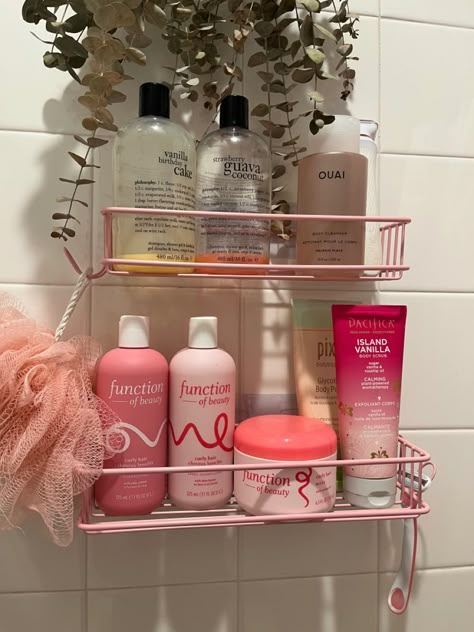 Pink Shower Products, Shower Inspo Aesthetic, Everything Shower Aesthetic, Shower Products Aesthetic, Aesthetic Shower Products, Hygiene Products Aesthetic, Shower Routine Aesthetic, Shower Necessities, Shower Preppy