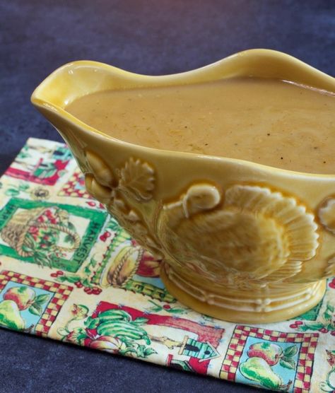 Perfect & Easy Turkey Pan Gravy - See how quick and easy this delicious gravy is to make from broth and pan drippings.  Get the recipe over at My Country Table.com. #gravy #turkeygravy #turkeypangravy #thanksgiving Simple Gravy, Best Turkey Gravy, Turkey Gravy Easy, Turkey Gravy From Drippings, Turkey Pan, Homemade Turkey Gravy, My Country Table, Making Turkey Gravy, Easy Gravy Recipe