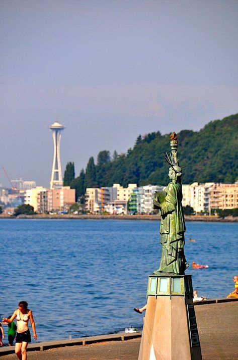 #Seattle Must See - #alkibeachpark in #seattle #washington. #tourism #pnw #washingtonstate #beach Alki Beach Seattle, Space Needle Seattle, Moving To Seattle, Evergreen State, West Seattle, Pacific Nw, Beach Park, Emerald City, Puget Sound