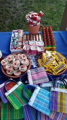 Mexican Candy Table Ideas, Mexican Dessert Table, Mexican Theme Party Decorations, Salsa Party, Mexican Baby Shower, Mexican Birthday Parties, Mexican Snacks, Mexican Fiesta Party, Fiesta Birthday Party