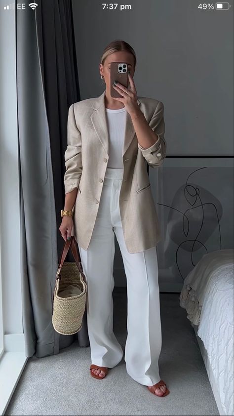 Linen Blazer Outfit Women, Linen Blazer Outfit, Wide Leg Trousers Outfit, White Wide Leg Trousers, White Pants Outfit, Blazer Outfits For Women, Outfit Primavera, Casual Chique, Stylish Work Attire