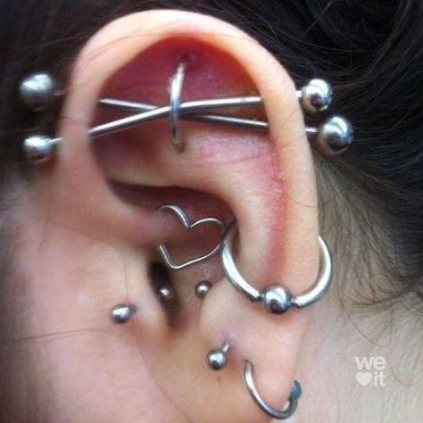 Conch Piercing Jewelry, Cool Ear Piercings, Pretty Ear Piercings, Cool Piercings, Industrial Jewelry, Cute Piercings, Piercings Unique, Sally Face, Piercing Ideas