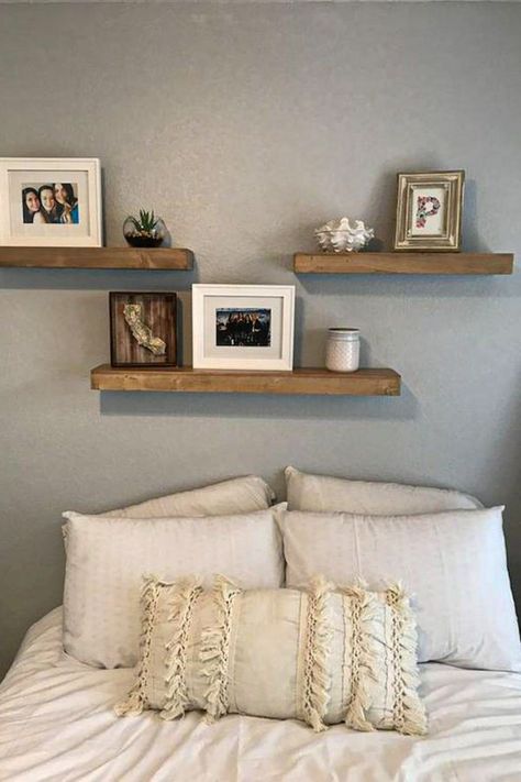 38+ Wonderful bedroom shelves design ideas for Your Home - Page 12 of 38 - Womensays.com Women Blog Bedroom Fun, Bedroom Wall Decor Above Bed, Shelf Above Bed, Wall Decor Above Bed, Floating Shelves Bedroom, Wall Shelves Bedroom, Fun Room, Decor Above Bed, Headboard Ideas