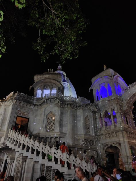 📍 Vrindavan Iscon Temple Vrindavan, Vrindavan Photography, Vrindavan Photography Pictures, Iskcon Temple, Photography Pictures, Temple, Photography, Quick Saves