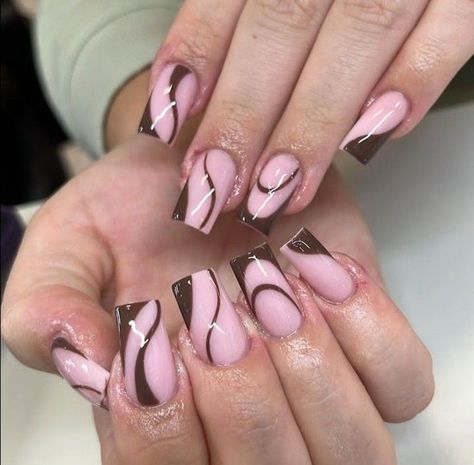 There's a new beauty trend taking over Instagram and it's absolutely stunning. Say hello to "quartz nails". Simple Nail Designs White And Pink, Brown Pink Nails Design, Brown N Pink Nails, Pink And Brown Nails Short, Pink And Brown Nail Ideas, Fall Nails Ideas Autumn Short Square, Pink And Brown Nails Acrylic, Brown And Pink Nails Design, Autumn Nails Acrylic Short Square