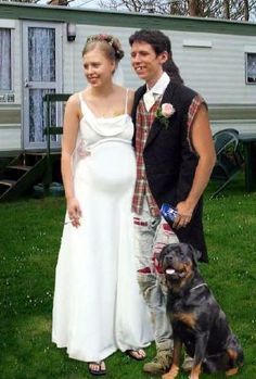 White Trash Wedding, Ugly Wedding Dress, Wedding Fail, Pregnant Bride, 50's Fashion, Awkward Photos, Awkward Family Photos, White Trash, Photo Couple