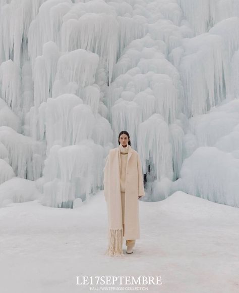 Snow Photoshoot, Winter Photoshoot, Snow Fashion, Winter Photos, Winter Photo, Model Inspo, Fashion Photography Inspiration, Video Call, Branding Photoshoot