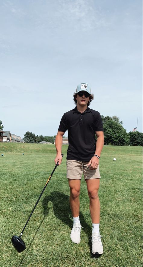 Men’s Country Club Outfit, Golf Fits Aesthetic Men, Men Preppy Outfits Summer, Guys Lululemon Outfit, Golf Guys Aesthetic, Lululemon Guys Outfits, Country Club Men Outfit, Athletic Guy Style, Simple Men’s Outfit