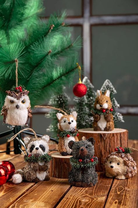 These sweet Forest Friends Ornaments (see paid link) have a cute, rustic vibe. Natal, Woodland Critter Christmas, Woodland Christmas Theme, Woodland Christmas Tree, Christmas Tree Forest, Natural Forest, Natural Christmas Decor, Animals Christmas, Friend Ornament