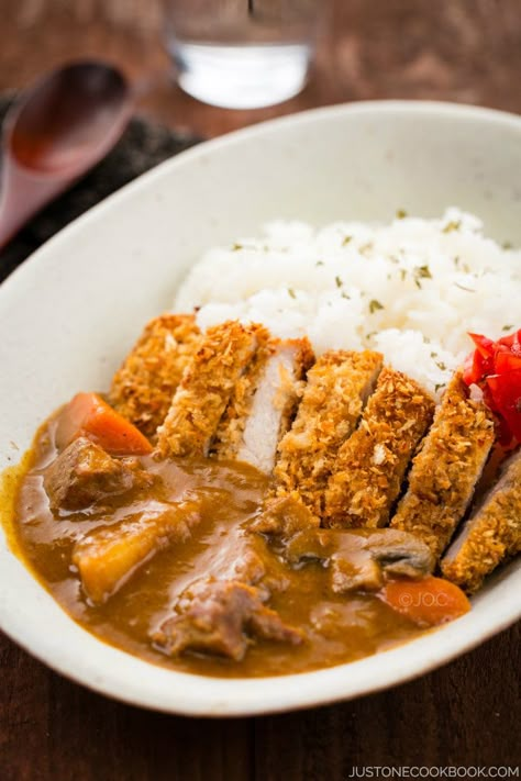 Katsu Curry | Easy Japanese Recipes at JustOneCookbook.com Katsu Curry Recipes, Curry Easy, Beef Food Recipes, Just One Cookbook, Katsu Curry, Easy Japanese Recipes, Japanese Curry, Curry Dishes, Comfort Dishes