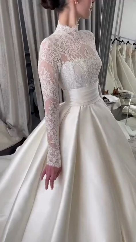 Bride Dress Simple, Classy Wedding Dress, Pretty Wedding Dresses, Fancy Wedding Dresses, White Wedding Dress, Dream Wedding Ideas Dresses, Classy Wedding, Long Sleeve Wedding, Modest Wedding Dresses