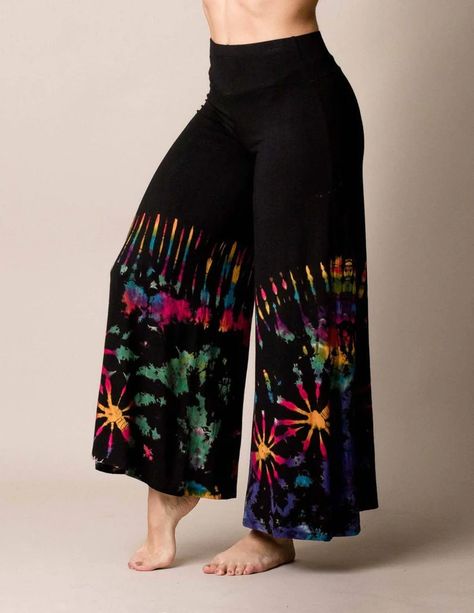 Hippie Pants Outfit, Modest Pants, Vintage Harem Pants, Dye Pants, Kaftan Designs, Tie Dye Hippie, Tie Dye Fashion, Bamboo Clothing, Tie Dye Outfits