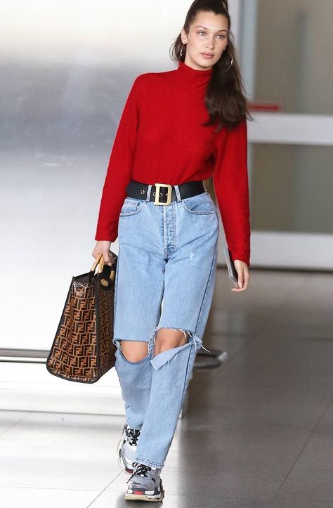 How To Wear Jeans, Seasons Winter, Aesthetic Dress, Bella Hadid Outfits, Bella Hadid Style, Look Retro, Green Corduroy, Mode Jeans, Hadid Style